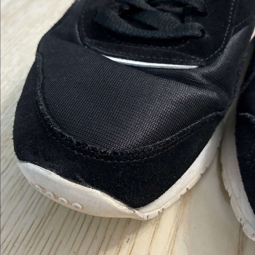 ⏳LAST CHANCE⏳Men’s Reebok Classic Suede and Nylon Sneakers (Black/White) - Picture 3 of 15